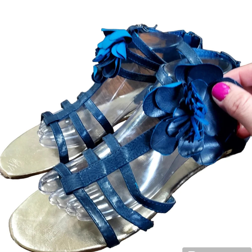 Sandals 11 Blue Flats Strappy Opentoe Zipup Floral. Flaw-scuff at toes(0…
